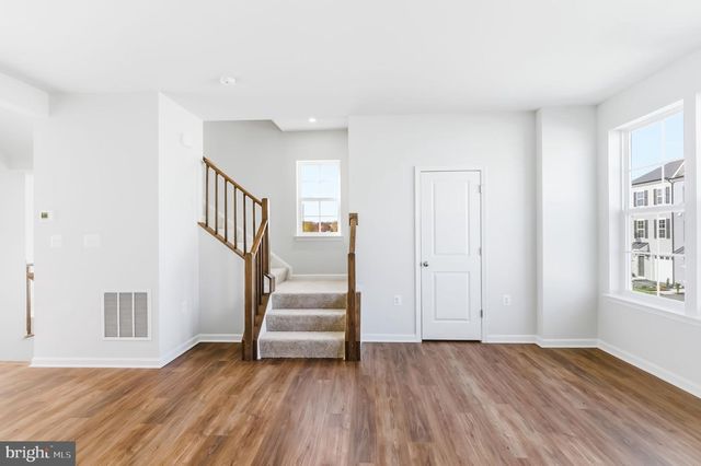 221 MONTEITH DR, Winchester, VA 22601