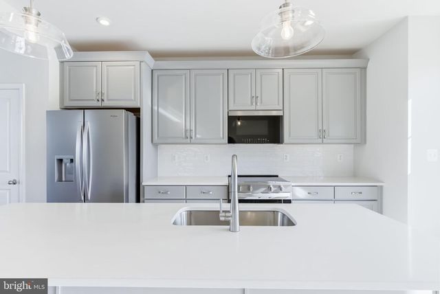 221 MONTEITH DR, Winchester, VA 22601