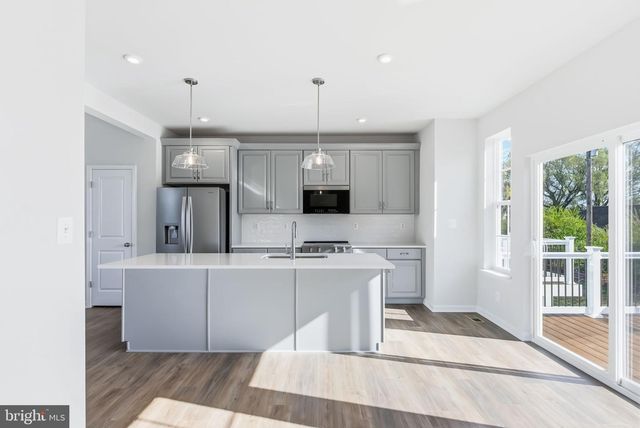 221 MONTEITH DR, Winchester, VA 22601