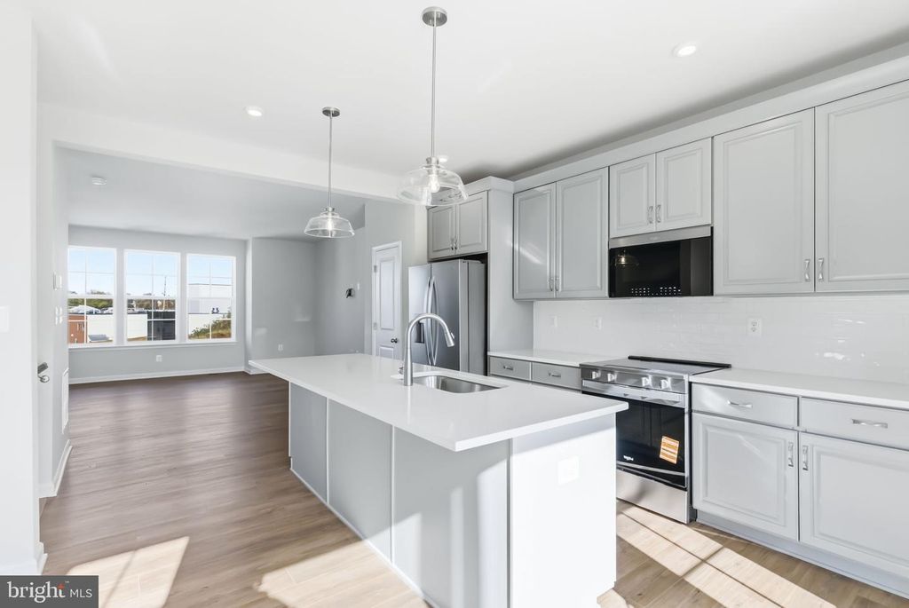 221 MONTEITH DR, Winchester, VA 22601