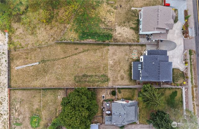 1427 114th Avenue E, Edgewood, WA 98372
