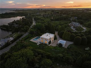 283 Ocean Avenue, Newport, RI 02840