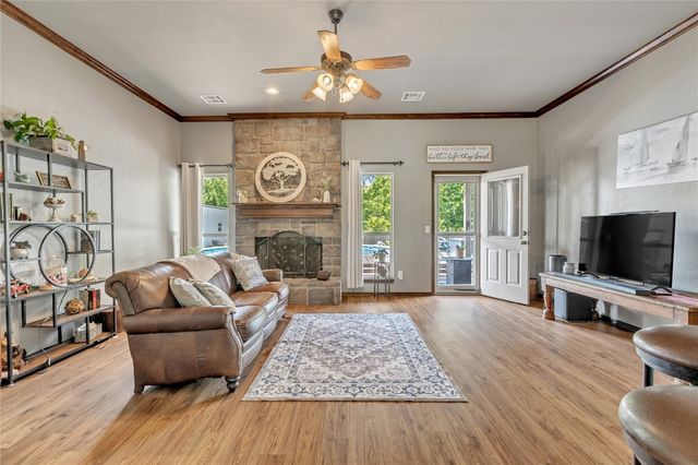 8701 Long Spur Trail, Edmond, OK 73034