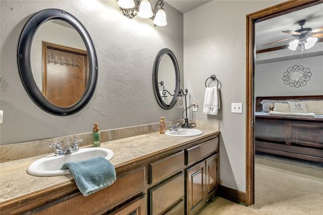 8701 Long Spur Trail, Edmond, OK 73034