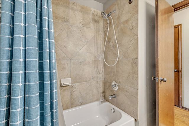 8701 Long Spur Trail, Edmond, OK 73034