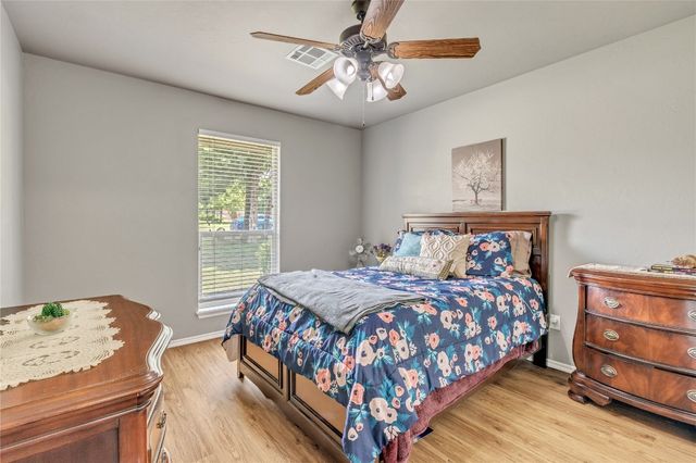 8701 Long Spur Trail, Edmond, OK 73034