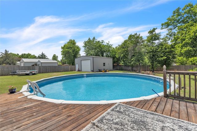 8701 Long Spur Trail, Edmond, OK 73034