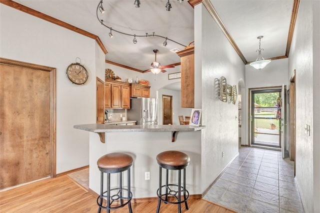 8701 Long Spur Trail, Edmond, OK 73034