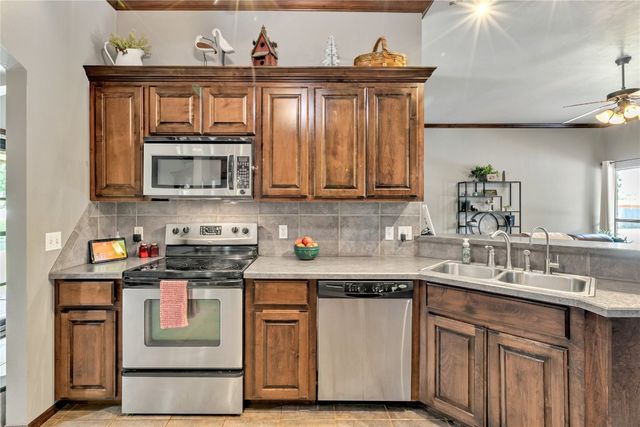 8701 Long Spur Trail, Edmond, OK 73034