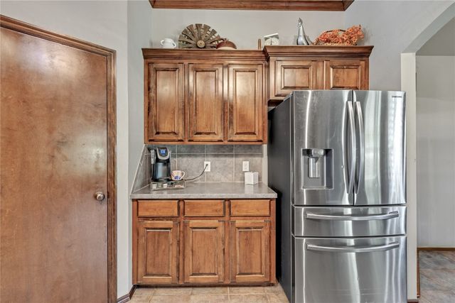 8701 Long Spur Trail, Edmond, OK 73034