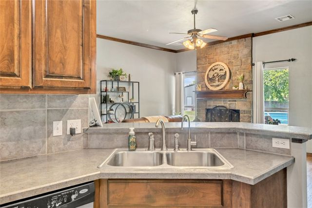 8701 Long Spur Trail, Edmond, OK 73034