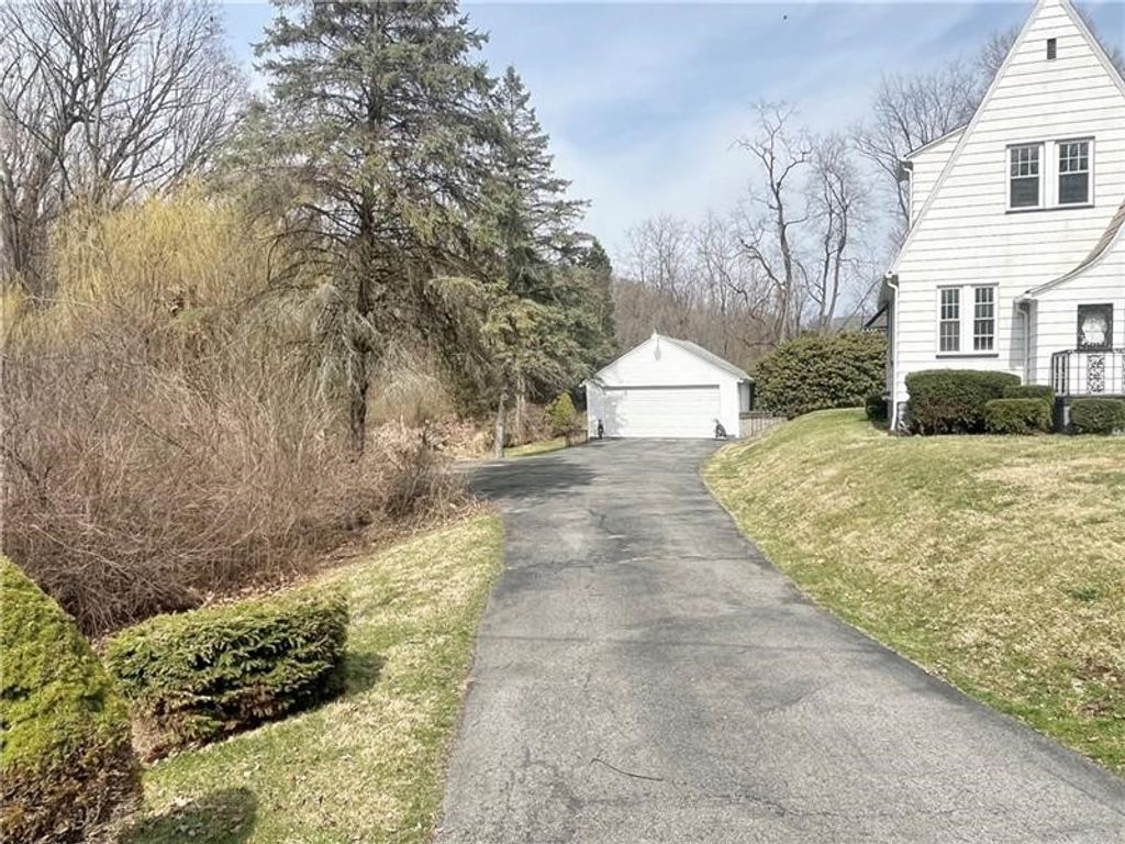 Image 20 of property listing at 310 W Meyer Ave, Neshannock Twp, PA 16105
