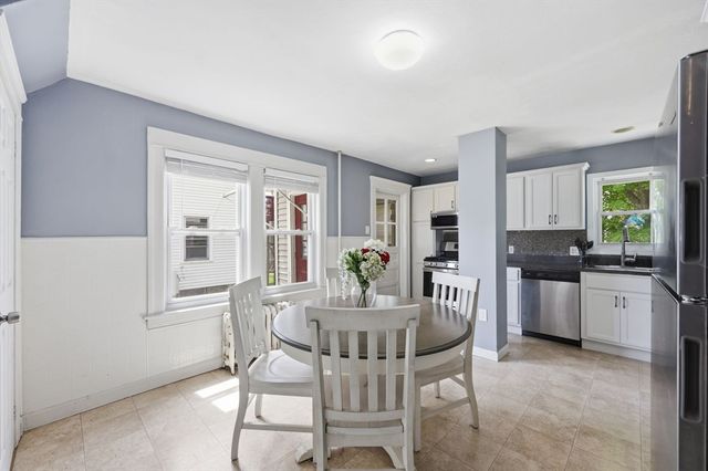 22 Lauf St, Worcester, MA 01602