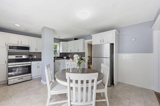22 Lauf St, Worcester, MA 01602