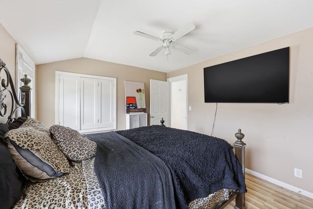 22 Lauf St, Worcester, MA 01602