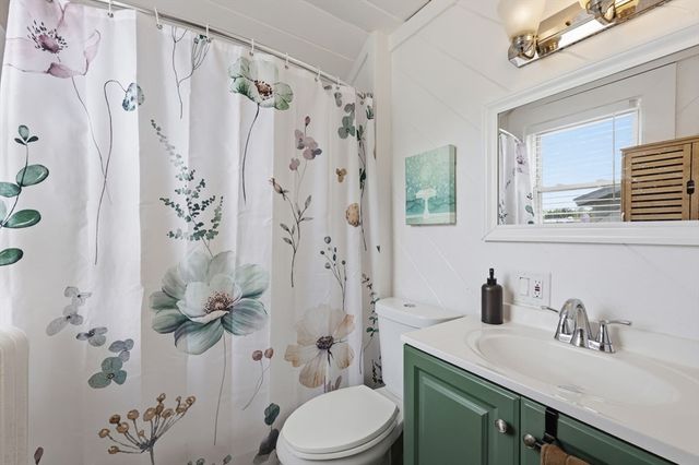 22 Lauf St, Worcester, MA 01602