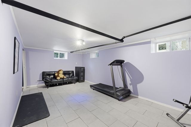 22 Lauf St, Worcester, MA 01602