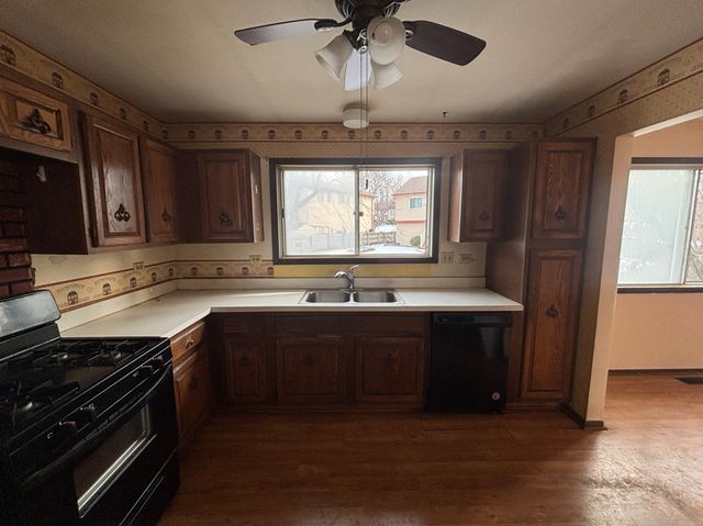 428 N Ashbury Avenue, Bolingbrook, IL 60440