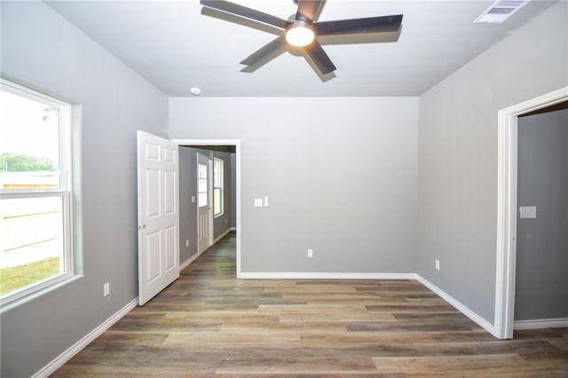 815 Elesa St, Corpus Christi, TX 78405