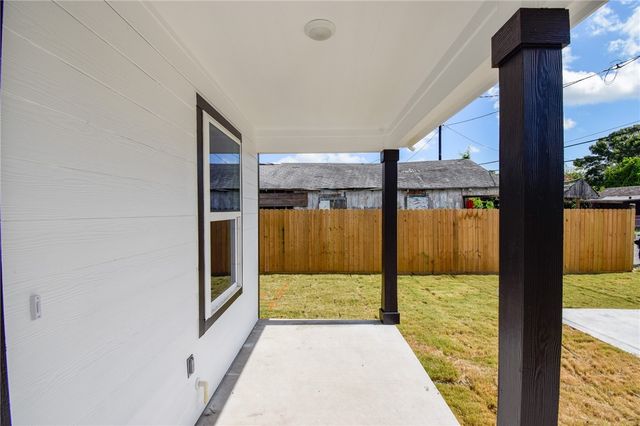 815 Elesa St, Corpus Christi, TX 78405