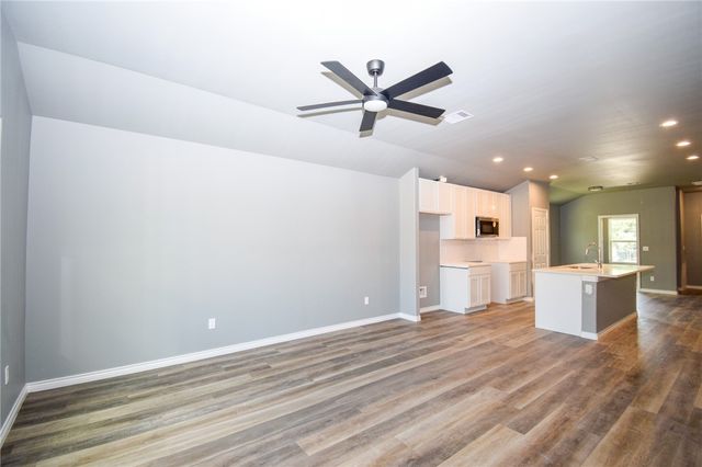 815 Elesa St, Corpus Christi, TX 78405