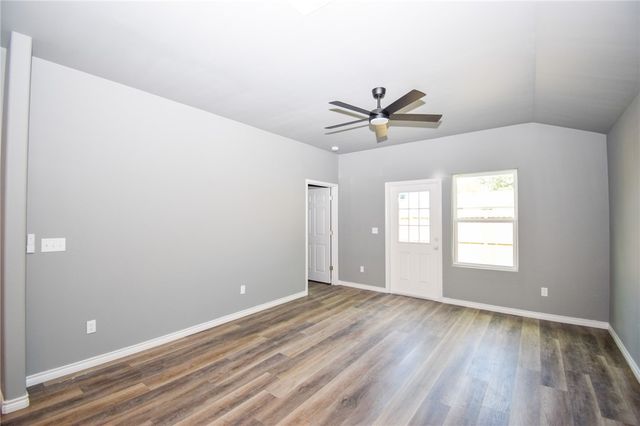 815 Elesa St, Corpus Christi, TX 78405