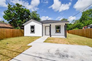 815 Elesa St, Corpus Christi, TX 78405