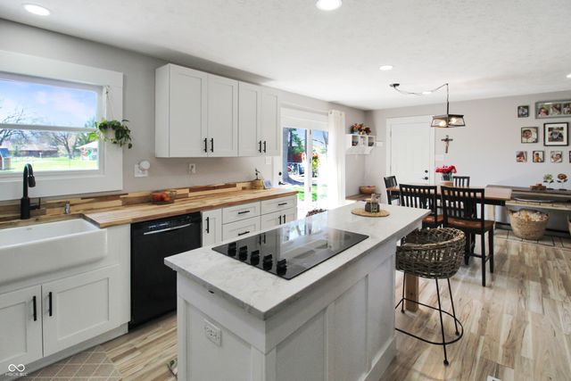 8135 E County Road 700 N, Brownsburg, IN 46112
