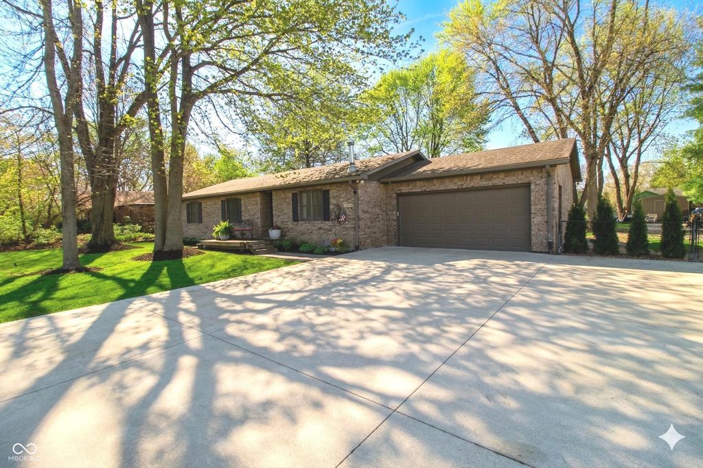 8135 E County Road 700 N, Brownsburg, IN 46112