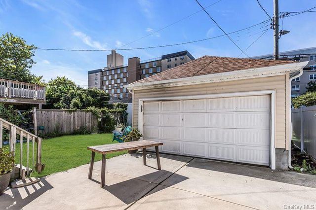 548 E Broadway, Long Beach, NY 11561