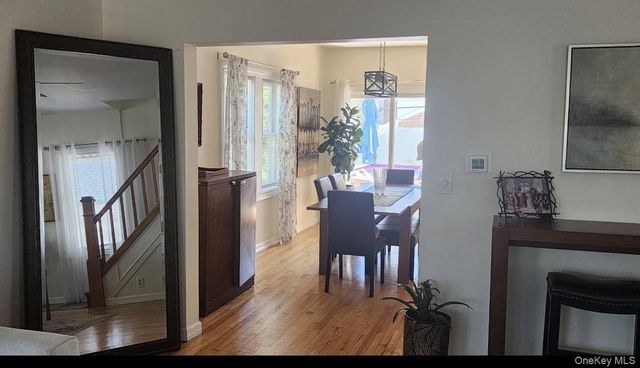 548 E Broadway, Long Beach, NY 11561