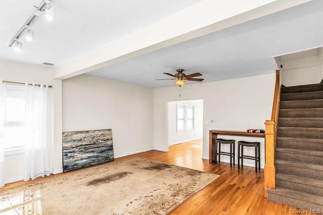 548 E Broadway, Long Beach, NY 11561