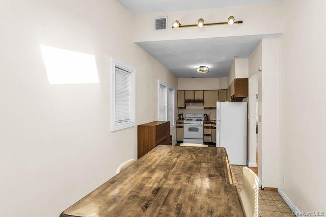 548 E Broadway, Long Beach, NY 11561