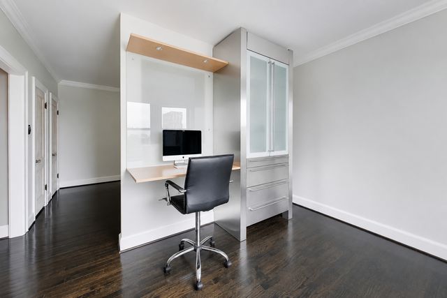 1755 E 55th Street 1202, Chicago, IL 60615