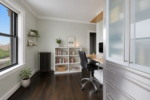 1755 E 55th Street 1202, Chicago, IL 60615