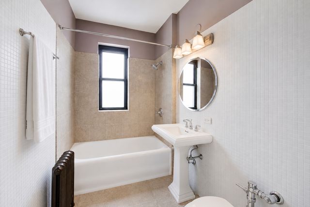 1755 E 55th Street 1202, Chicago, IL 60615