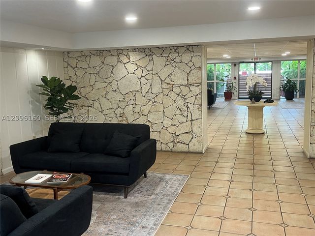 1205 Mariposa Ave 402, Coral Gables, FL 33146