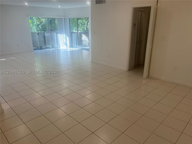 1205 Mariposa Ave 402, Coral Gables, FL 33146