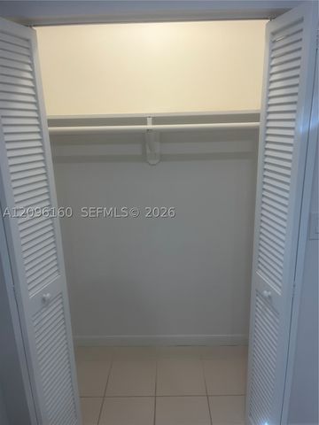 1205 Mariposa Ave 402, Coral Gables, FL 33146