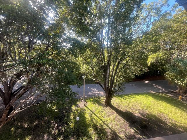 1205 Mariposa Ave 402, Coral Gables, FL 33146
