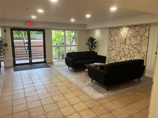 1205 Mariposa Ave 402, Coral Gables, FL 33146