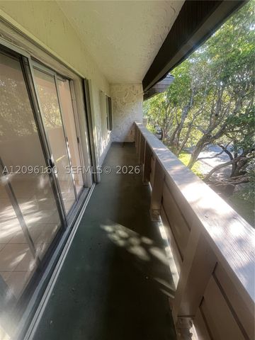 1205 Mariposa Ave 402, Coral Gables, FL 33146