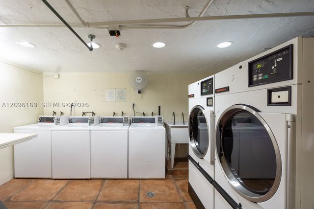 1205 Mariposa Ave 402, Coral Gables, FL 33146