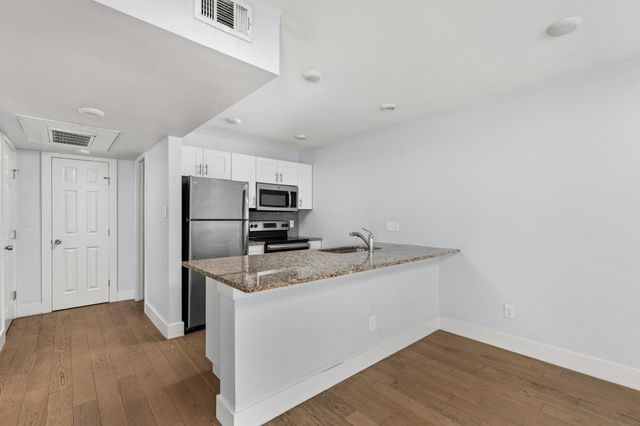 909 Reinli ST 232, Austin, TX 78751