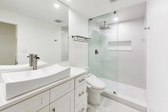 2300 W Talcott Road 2C, Park Ridge, IL 60068