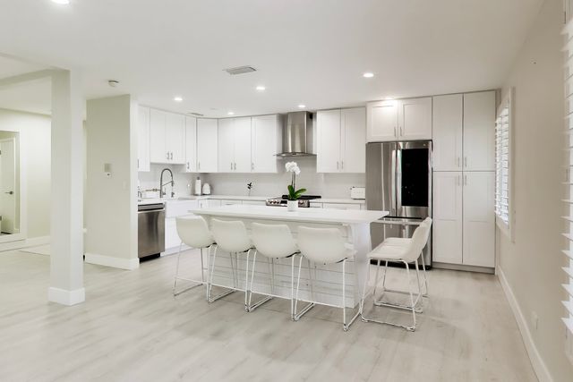 2300 W Talcott Road 2C, Park Ridge, IL 60068