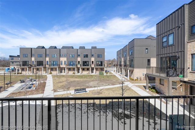 1041 Hampton Circle 43, Detroit, MI 48207