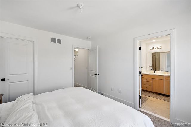 1041 Hampton Circle 43, Detroit, MI 48207
