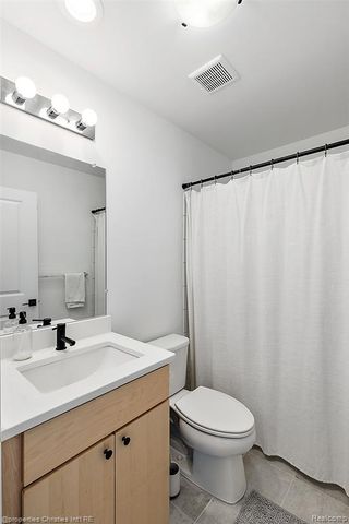 1041 Hampton Circle 43, Detroit, MI 48207