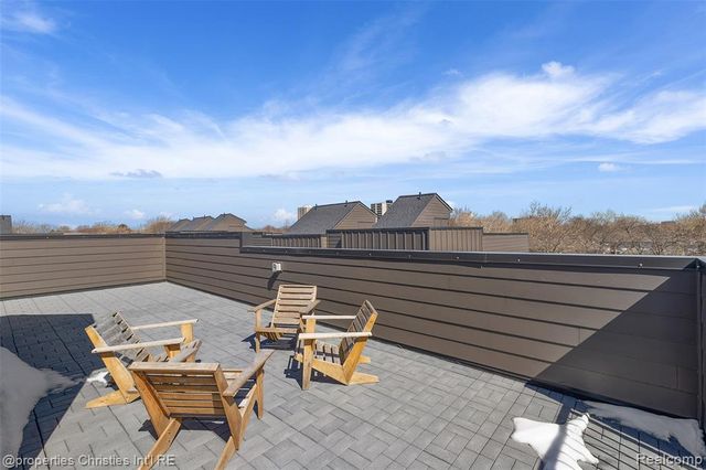 1041 Hampton Circle 43, Detroit, MI 48207
